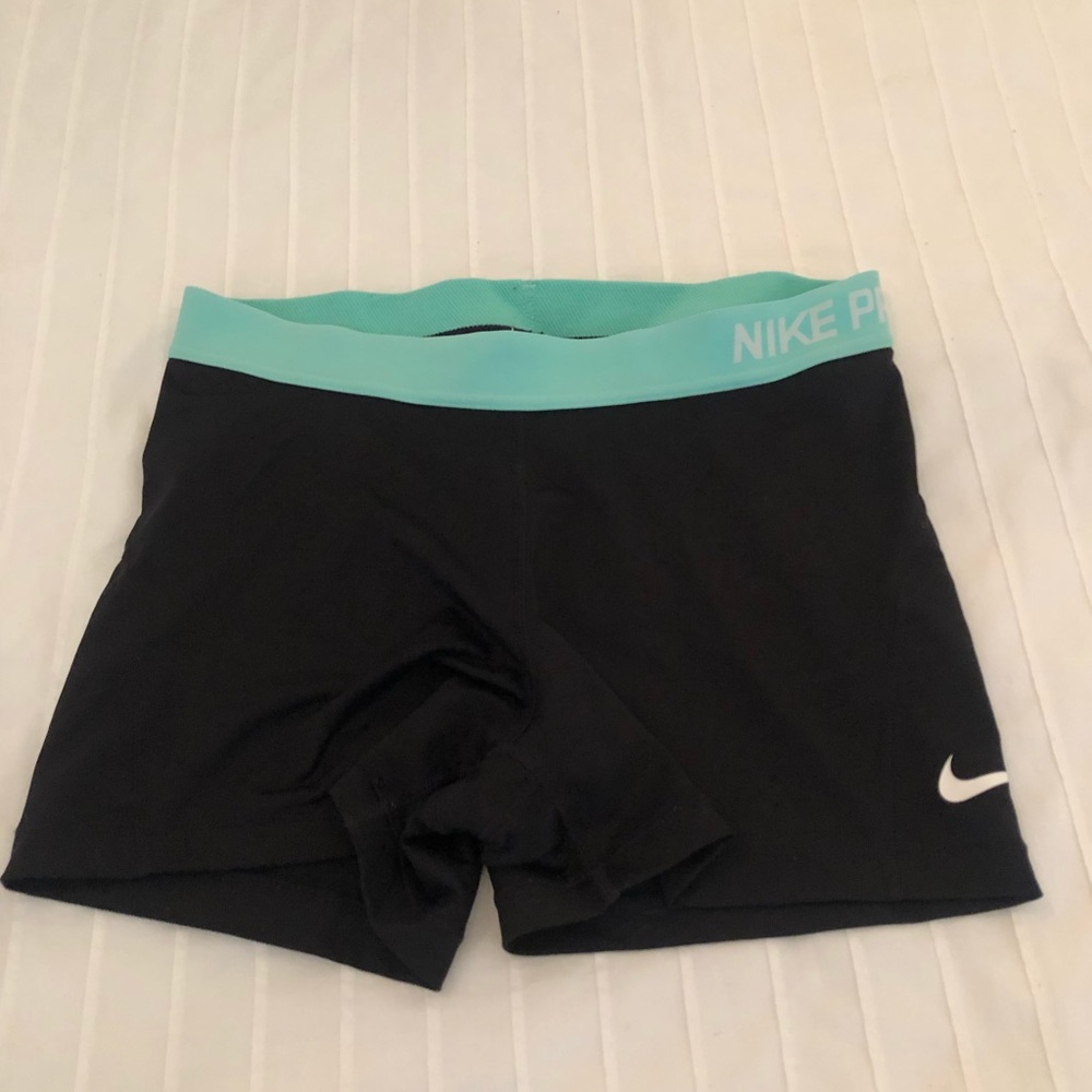 ✅NIKE PRO’S✅